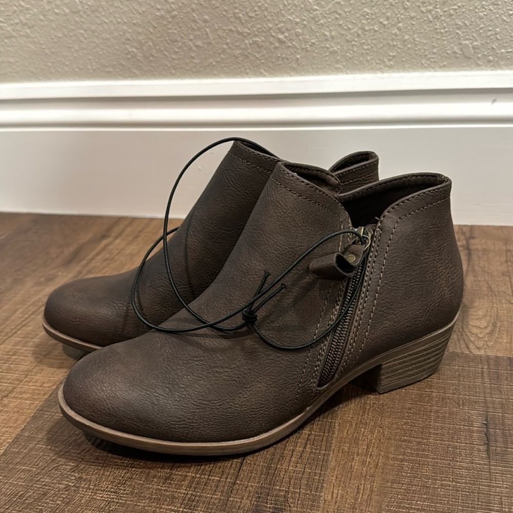 Arizona booties brand new!